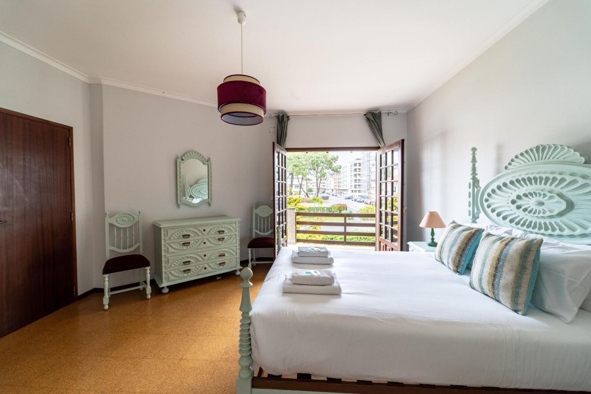 Amorosa Villa, 500M From The Beach By House And People Exterior foto